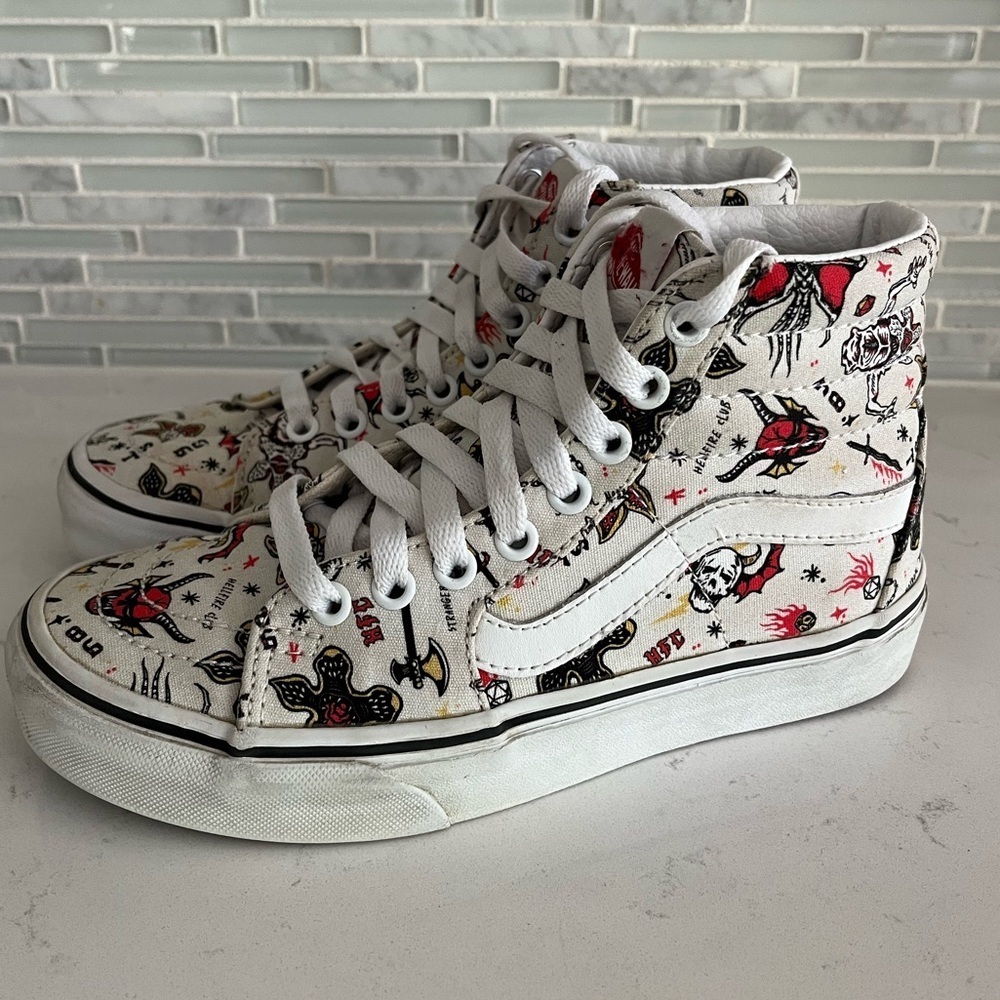 Vans Stranger Things Collection - Picture 3 of 11